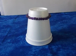 "Pulsera elástica de cuentas pequeñas de color púrpura de 8" - Imagen 1 de 4