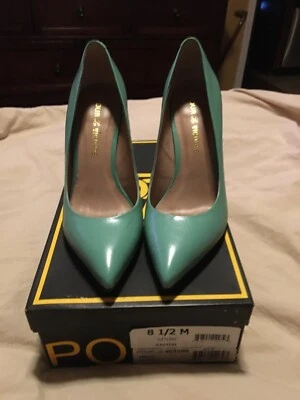 Bomba Pour La Victoire Easton COMO NUEVA Caja Cuero de becerro Tacones Punta Verde  Foto 1 de 4