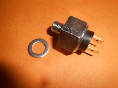 ПЕРЕКЛЮЧАТЕЛЬ СТОП-СИГНАЛА RELIANT REBEL 700, 750 (1969–1974) — 51610 - Изображение 1 из 3