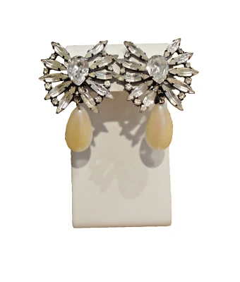 Pendientes colgantes con clip de perlas brillantes de cristal de diamantes de imitación grandes de Chico's ¡Impresionantes! Foto 1 de 4