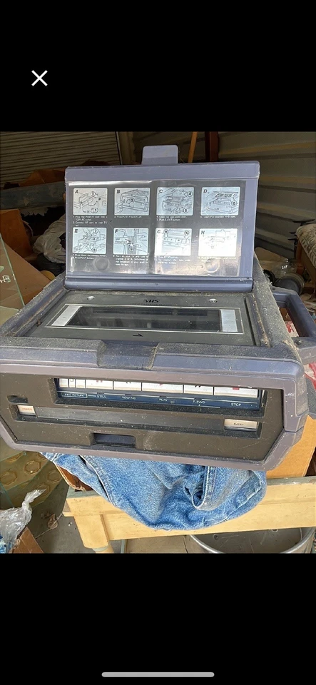 Reproductor VHS portátil modelo VP-3100 de PortaVideo Foto 1 de 1