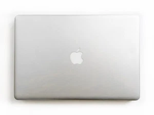 Apple MacBook Pro 5,4 · 15" · Intel Core 2 Duo · 4GB RAM · HD 512 GB - Bild 1 von 14