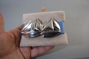 VELERO VINTAGE TONO PLATA HEBILLA CINTURÓN "PAQUETA" FIRMADO ~ NUEVO EN TARJETA - Imagen 1 de 4