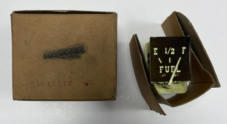 Nuevo medidor de combustible de stock antiguo para modelos DeSoto 1950 Mopar #1340317 Foto 1 de 1