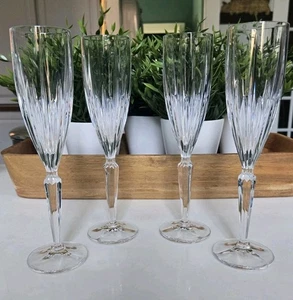Set of 4 Mikasa Icicles Crystal Champagne Flutes EXCELLENT - Picture 1 of 4