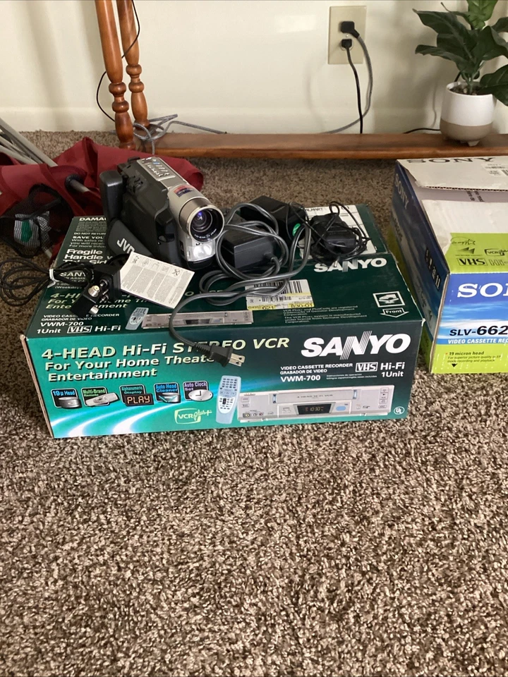 Videocámara JVC GR-SXM740U 600x Zoom Super VHS con 2 baterías y estuche. Foto 1 de 1