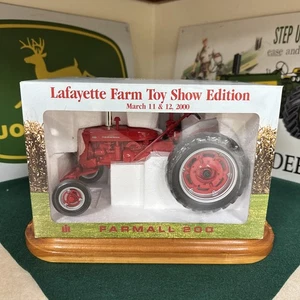 Ertl, 1/16, Farmall 200 Tractor Lafayette Farm Toy Show 2000 #16030A - Picture 1 of 6