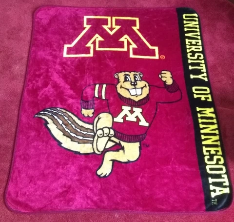 UNIVERSITY OF MINNESOTA GOPHERS THROW MAROON & GOLD BLANKET/THROW Cover