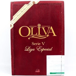 Caja de cigarros de madera especial Oliva Churchill Extra Serie V Liga 7,75" x 5,5" x 3,75 - Imagen 1 de 8