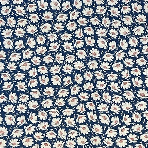 Vtg 70s Retro Floral Fabric Flowers Semi Sheer Weave Blue White Red 49" x 44" - Picture 1 of 6