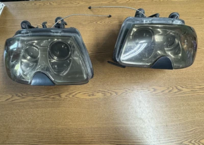 Par de faros izquierdo y derecho Maserati Quattroporte 2003-2008 bi xenón OEM Foto 1 de 4