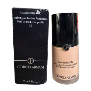 Giorgio Armani Luminous Silk Flawless Foundation Full Size - 4.5 - NEW NIB - Picture 1 of 1