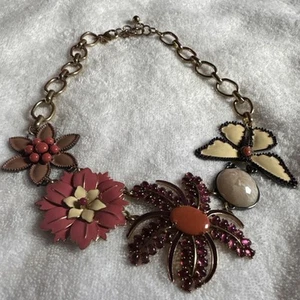Collana dichiarazione smalto multicolore farfalla e fiore 22” lotto R - Foto 1 di 8