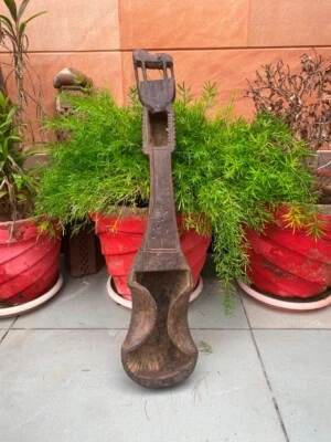 Antigua figura de elefante tallada a mano de madera antigua de 1800 instrumento musical tribal Foto 1 de 4