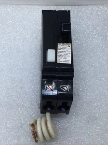 Disyuntor Crouse-Hinds MP120GF 20 Amp 1 Polo 120V GFI/GFCI - Defecto Cosmético - Imagen 1 de 7