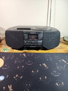 Sony CFD-S33 CD Radio Cassette-Corder - Picture 1 of 7
