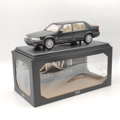 DNA Collectibles 1/18 Volvo S90 Royal Level 3 1998 DNA000090 Resin Model Green - Image 1 of 4