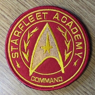 Parche de gancho y bucle Star Trek Starfleet Academy Command rojo de 3 1/8 pulgadas Foto 1 de 4
