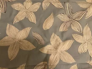 Mill Creek Stoffe von Nate Berkus LAINA FLORAL hellblau dunkelblau & weiß 100”x54” - Bild 1 von 4