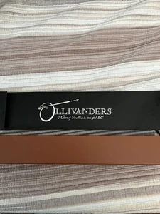 Universal Studios Harry Potter Ollivanders interaktive Eiche 7 Zauberstab mit Karte 16 Zoll - Bild 1 von 8
