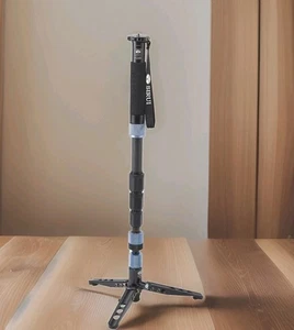 Sirui P-224SR Carbon Fiber Monopod Tripod Max Height 63 Inches. 3.1 lb. w/ Case - Picture 1 of 7