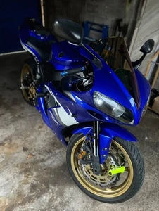 Yamaha R1 2005 - Picture 1 of 6