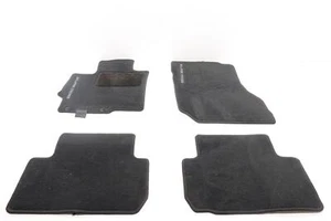 2023-2025 MITSUBISHI ECLIPSE CROSS INTERIOR ALFOMBRA ALFOMBRILLA JUEGO DE 4 OEM - Imagen 1 de 12