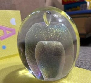 Signed 1992 Pink Red Apple Art Glass Glitter Paperweight 3 1/2" Tall Teacher - Picture 1 of 13