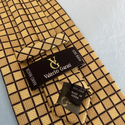 Corbata de seda vintage Valerio Garati hecha a mano dorada negra a cuadros barroca caja Mob 4x60 Foto 1 de 4