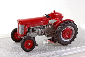 1959 Massey Harris 50 Kanada 1:43 Universal Hobbies UH6096 - Picture 1 of 3