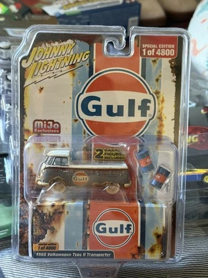 🔥 Chase 🔥1965 VOLKSWAGEN TYPE 2 TRANSPORTER "GULF"  JOHNNY LIGHTNING JLCP7442 - Image 1 of 4