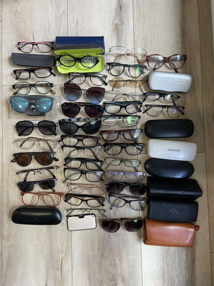 Lote de 40 Anteojos Fossil, Scojo, Banana Republic, Lucky Brand, RL y Otros Foto 1 de 4