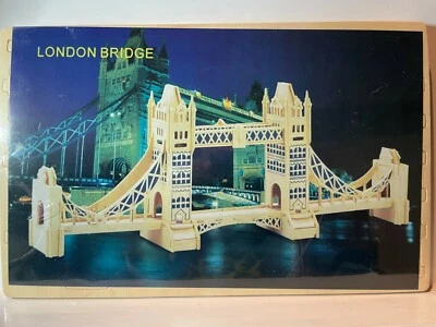 Kit Modelo London Tower Bridge - Quebra-cabeça 3D de Madeira Corte a Laser (105 Peças) - Imagem 1 de 2