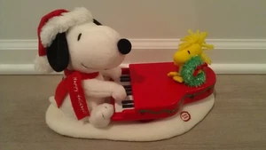 Hallmark Peanuts Swingin' with Snoopy Woodstock Piano Playing Happy Holidays Tag - Picture 1 of 9