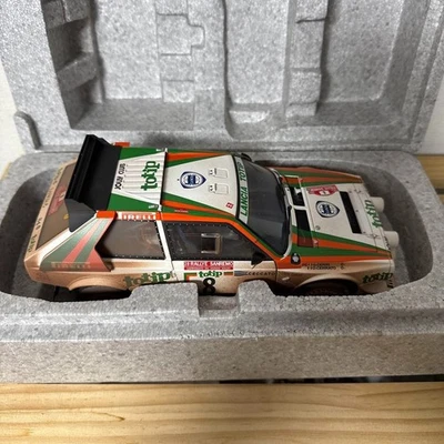 AUTOart 1/18 Lancia Delta S4 1986 San Remo Rally usado de Japón Foto 1 de 4