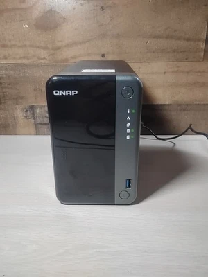 NAS QNAP TS-253D Quad Core 2,7 GHz 2 bahías con 4 GB de RAM y 16 TB (2 x 8 TB)  Foto 1 de 4