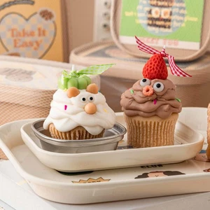 Handmade Cupcake Scented Candle - Picture 1 of 10