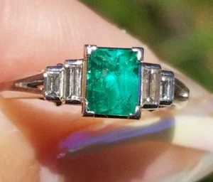 Gorgeous Vivid Green Colombian Emerald Diamond Platinum ring - Picture 1 of 15