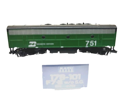 N Scale Kato Burllngton Northern F7-B Powered Diesel Locomotive 176-101 - Image 1 of 4