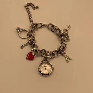 Dijes de cadena para reloj de pulsera de cuarzo para damas Claire's - Imagen 1 de 5