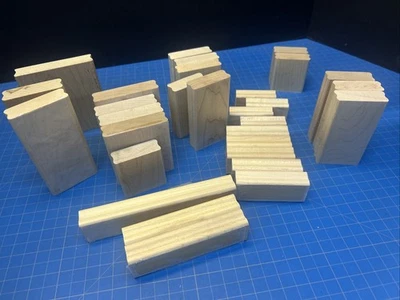 Лот из 30 кленовых марок чистое дерево - Изображение 1 из 4