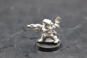 Warhammer 40k Rogue Trader Squats Las Pistol 1 Iron Claw 2nd Release Metal - Picture 1 of 2