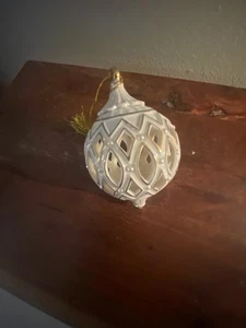 Precioso adorno de árbol de Navidad de porcelana dorada y perla Lenox - Imagen 1 de 6