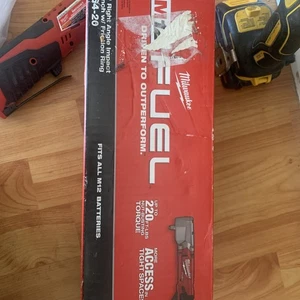 Milwaukee M12 COMBUSTIBLE 3/8" 2564-20 Ángulo Recto Llave de Impacto Anillo de Fricción 3/8 pulgadas - Imagen 1 de 4