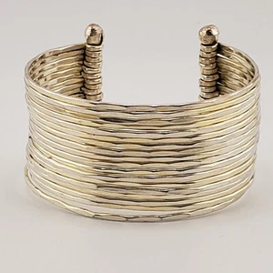 Brazalete Brazalete Alambre Apilado Tono Plateado Ondulado Martillado Líneas Western Boho Tribal - Imagen 1 de 9
