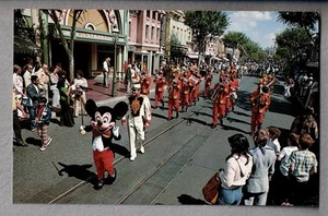 Disneyland Mickey Mouse Parade Main Street VTG Postcard - Picture 1 of 2
