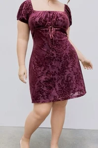 Cider quadratischer Ausschnitt weinrot Blumen Kurzarm Samtkleid Größe 1X Neu mit Etikett - Bild 1 von 9