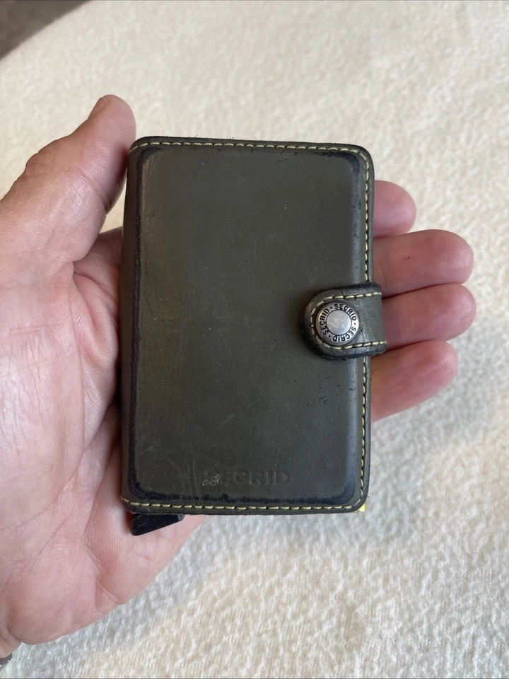 secrid mini wallet Green Leather + Metal Card Holder Id Wallet. - Image 1 of 4