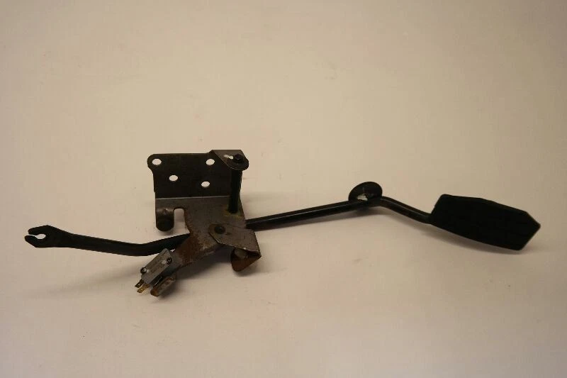 2001 ISUZU VEHICROSS GAS ACCELERATOR PEDAL  - Image 1 of 4