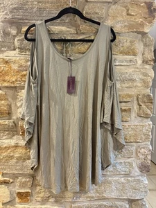 Lascana NWT Soft Flowy Cold Shoulder Green Viscose Top Batwing Sleeve Size M/L - Picture 1 of 6